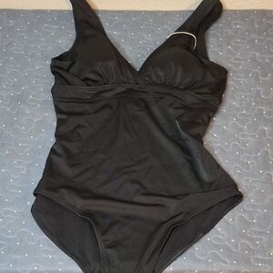 Serra Elegant Black Women's Swimsuit size medium NWT